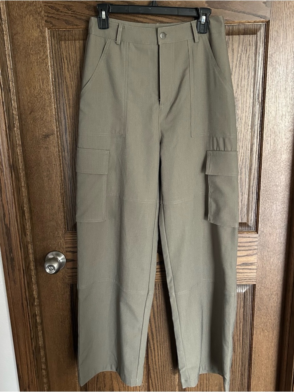 Flying Tomato Wide-Leg Cargo Pants in Olive Green